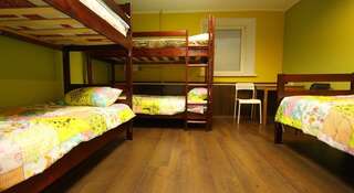 Гостиница Polyanka Hostel Москва Кровать в общем номере с 5 кроватями-6